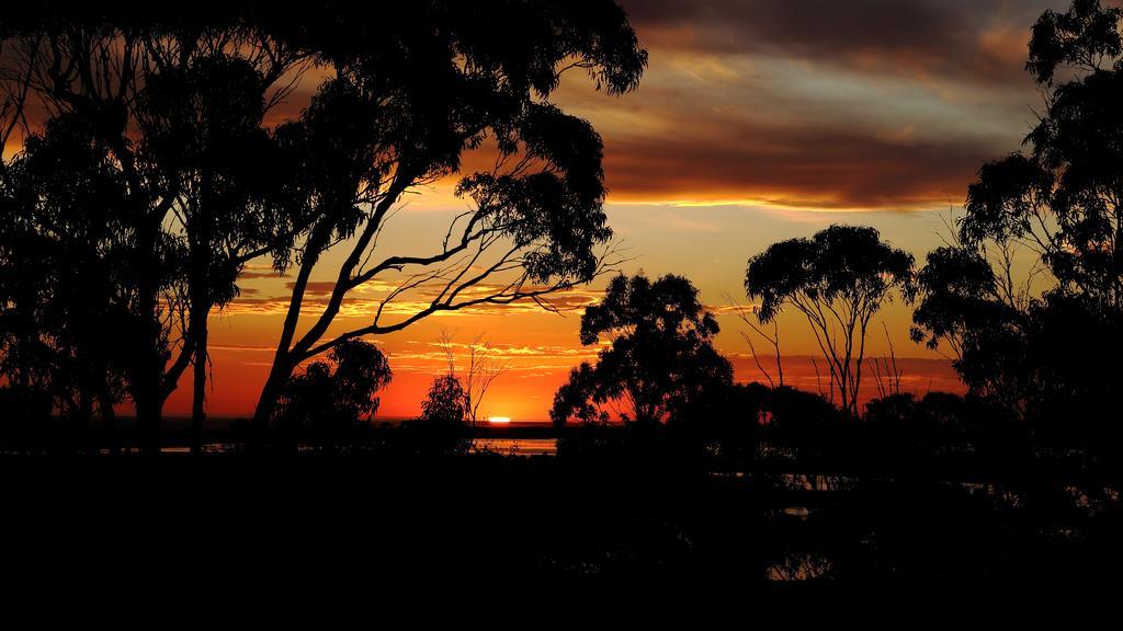 Ocean Views Motel Lakes Entrance Εξωτερικό φωτογραφία