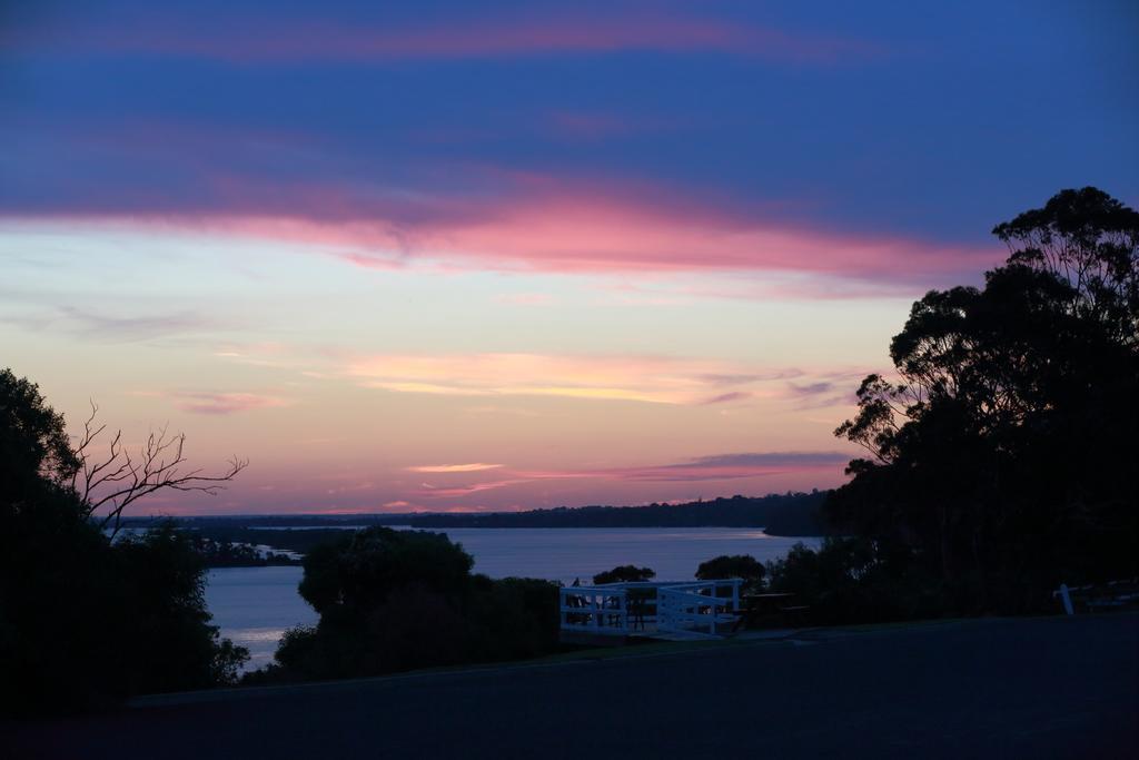 Ocean Views Motel Lakes Entrance Εξωτερικό φωτογραφία